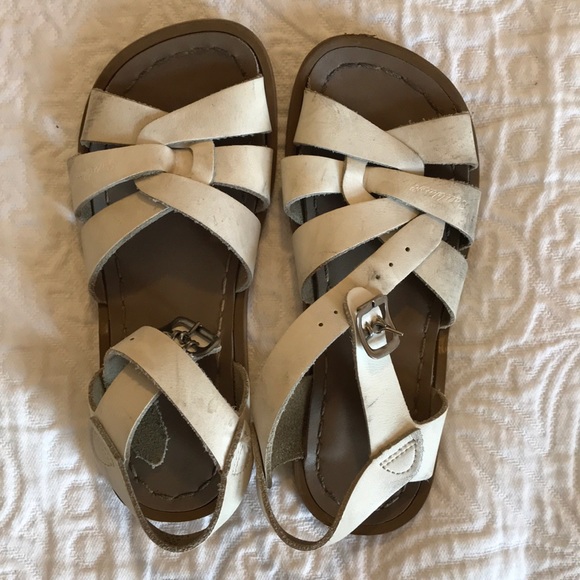 girls saltwater sandals